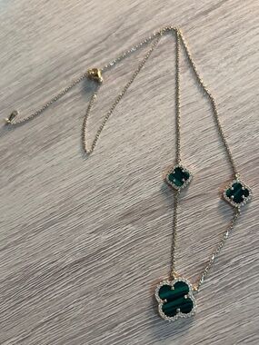 Beautiful 925 sterling silver Malachite pendant Necklace